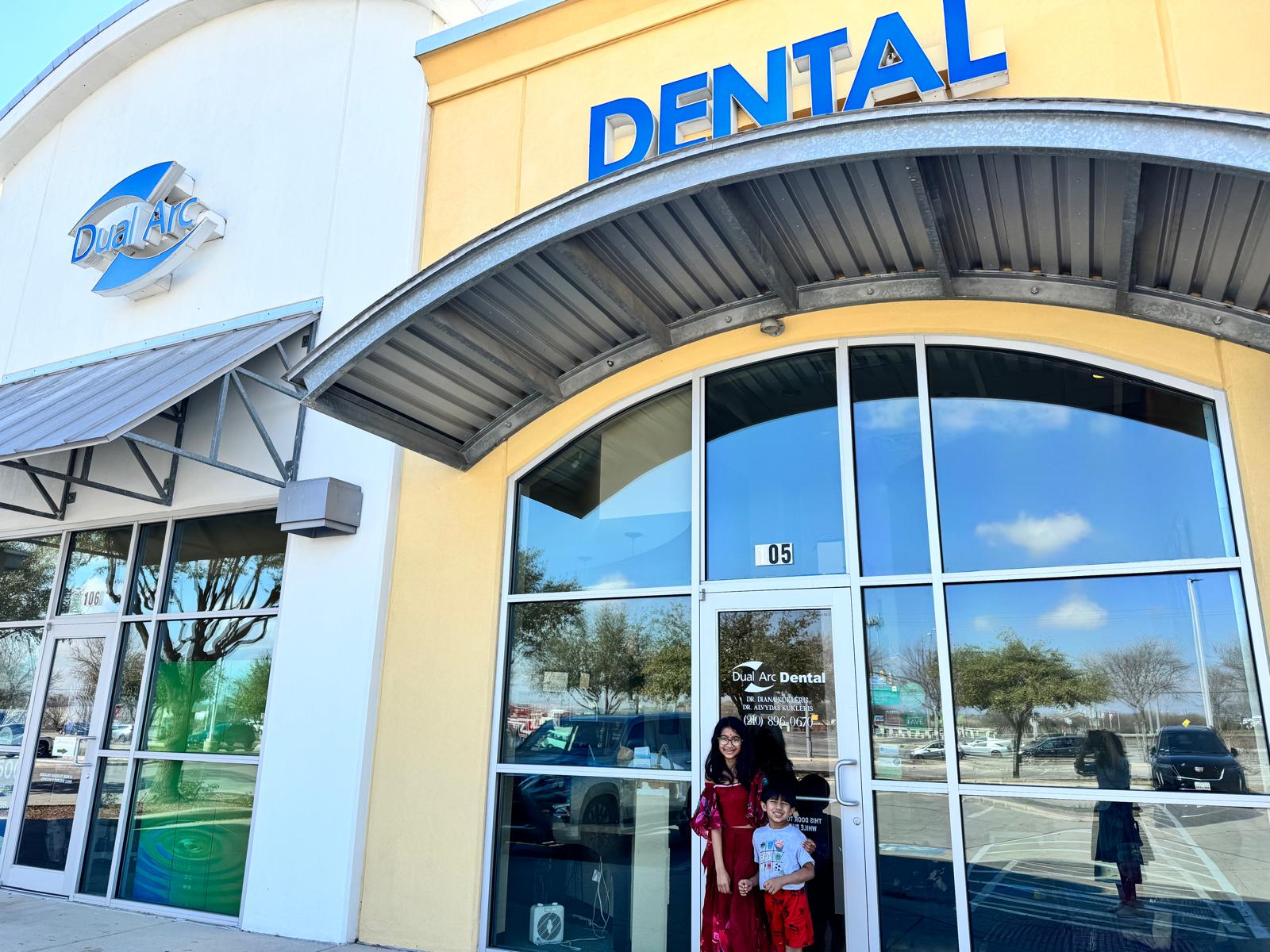 Exterior view of Dual Arc Dental clinic building in San Antonio